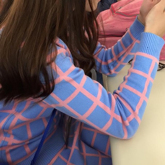 Perfect Quality Set: Top & Skirt - Picture 5 of 5